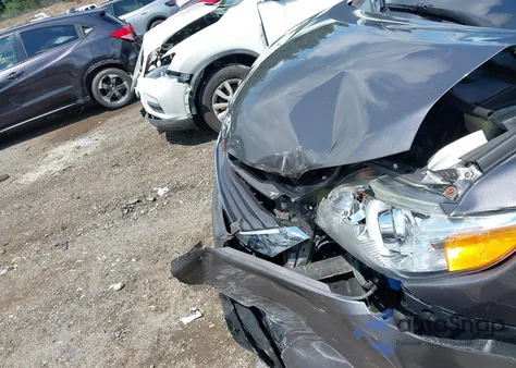 2015 Toyota Sienna Le 8 Passenger from USA, damaged, VIN 5TDKK3DC3FS555538